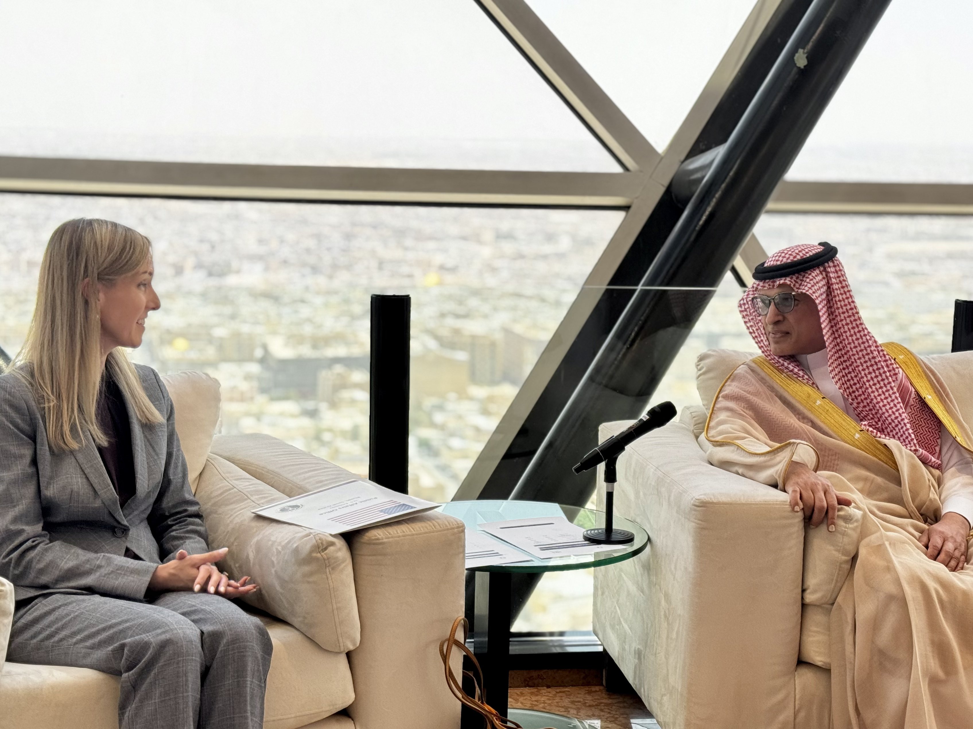هيئة الإذاعة والتلفزيون تختتم برنامج ‘صناعة المحتوى الإعلامي بالإنجليزية’ بالشراكة مع السفارة الأمريكية