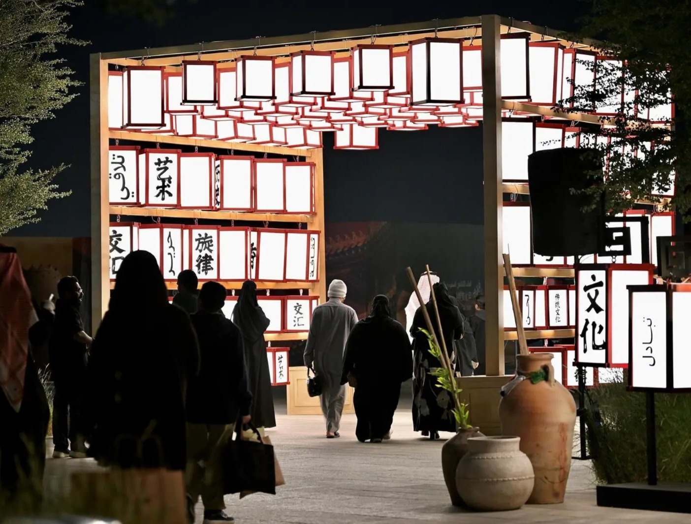 مهرجان "بين ثقافتين" بالرياض يجسد التلاقي السعودي‑الصيني عبر الثقافة.