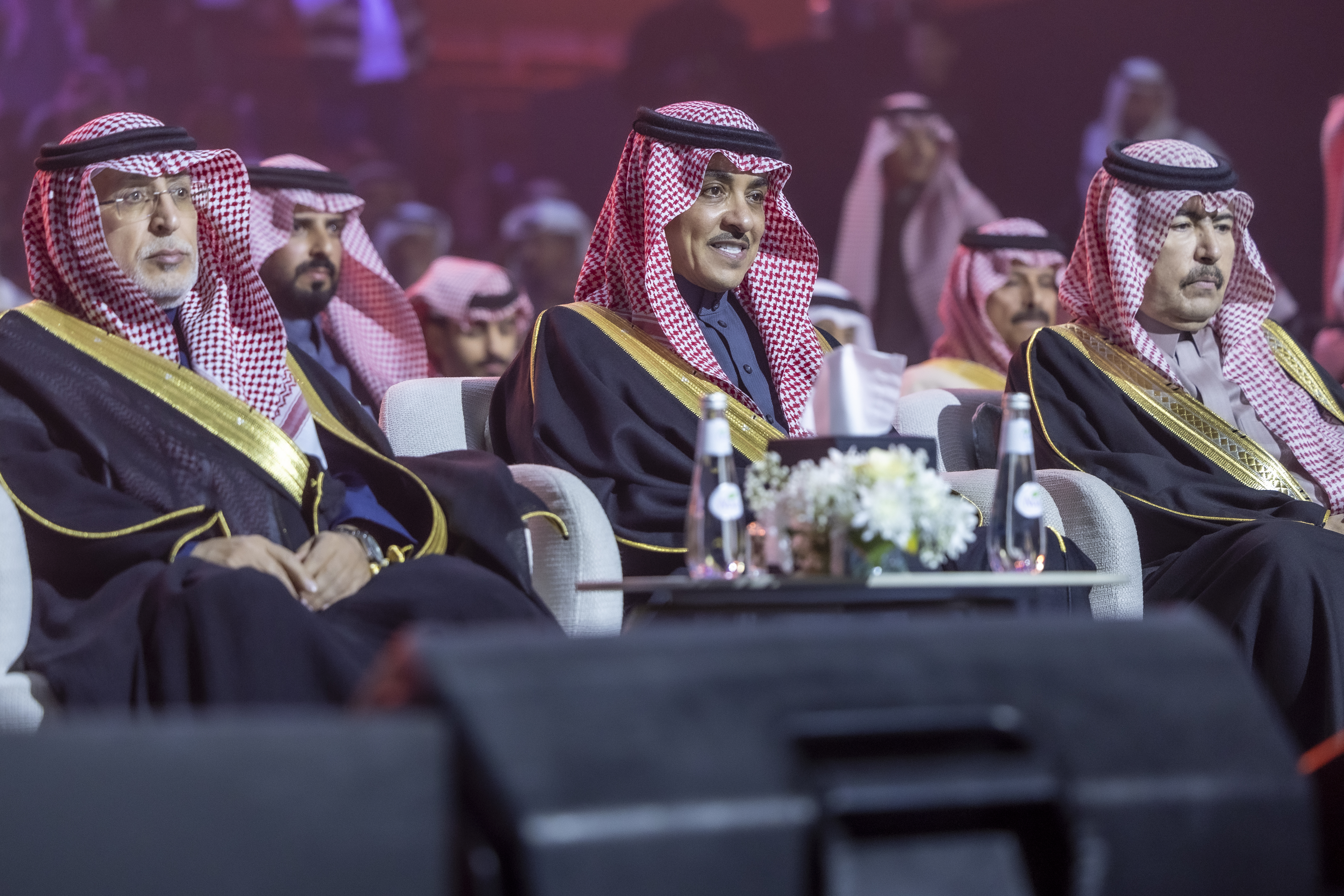 ‏وزير الإعلام يشهد تتويج الفائز بلقب "شاعر الراية" في موسمه الرابع.