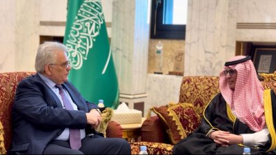 رئيس هيئة الإذاعة والتلفزيون يستقبل سفير دولة فلسطين لدى المملكة